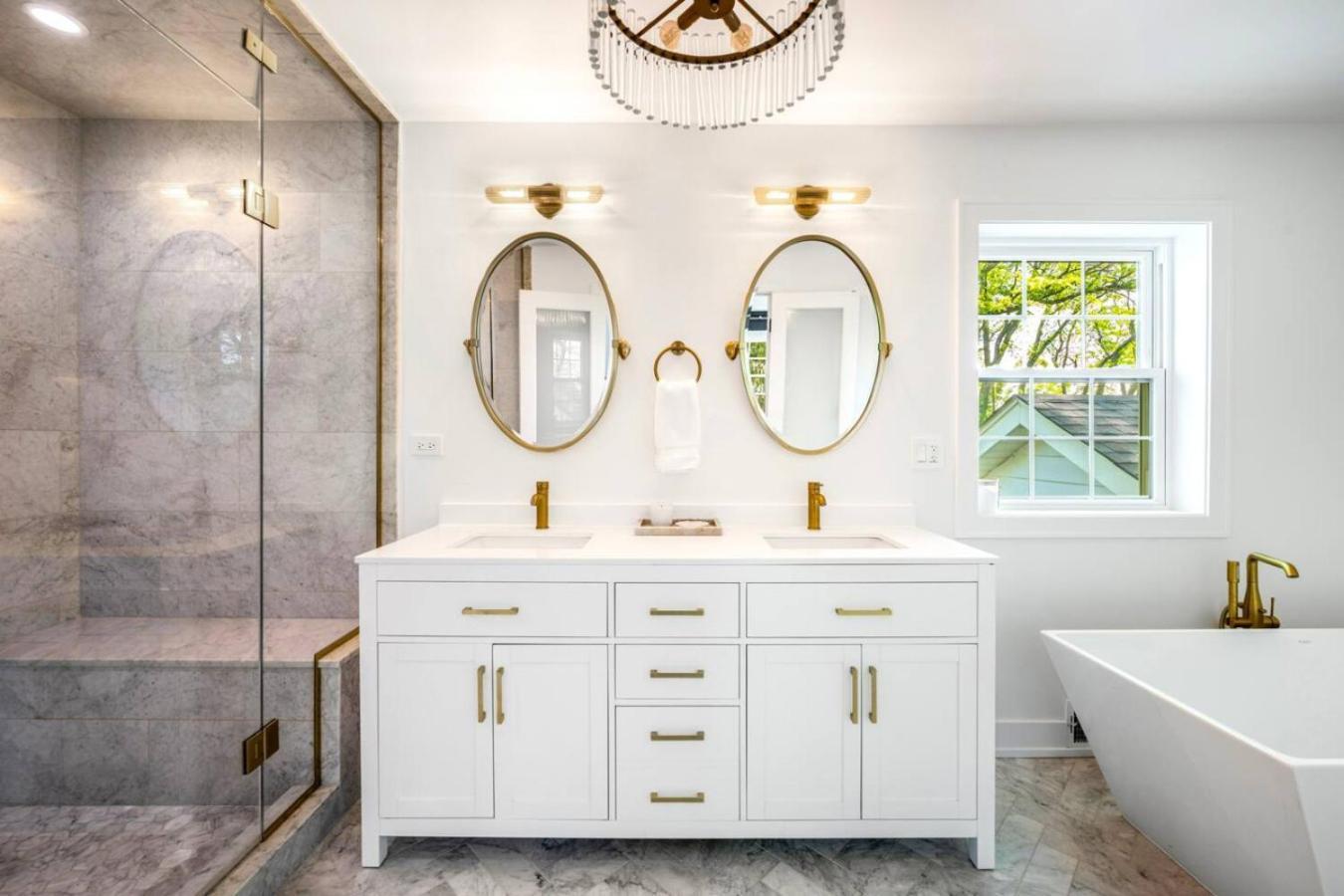 Spacious, Luxury Renovated Home With 4 Kings, Firepit Glen Ellyn Exterior foto